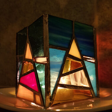 küünla-vitraaž_Qpeale