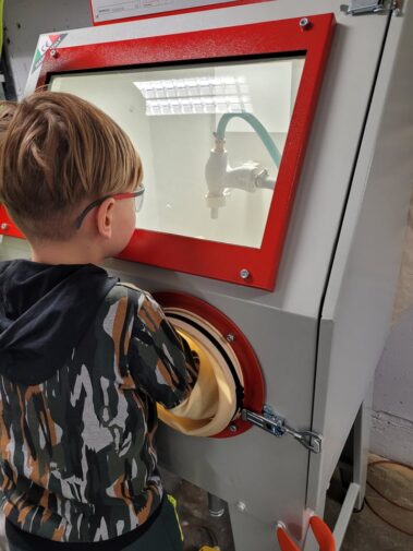 söövitus liivapritsiga_Qpeale klaasistuudio_0322_4