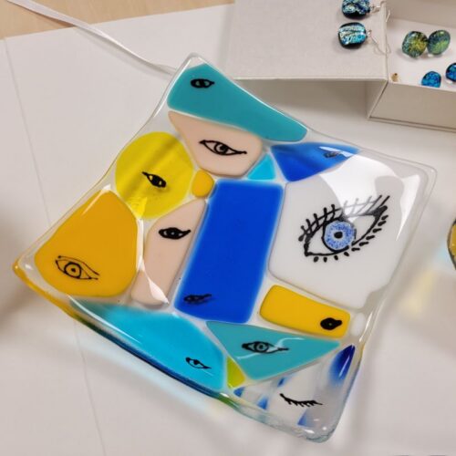 Qpeale klaasistuudio töötuba koogitaldrikud