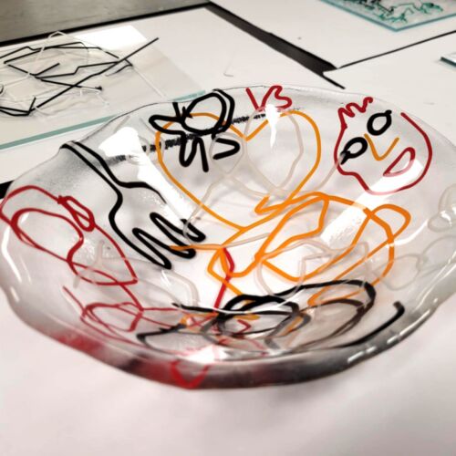 Qpeale klaasistuudio töötuba Spectrum klaassist spagettidega kauss